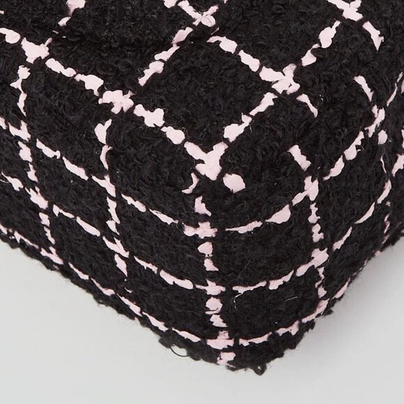 Chanel Black/Pink Wood Tweed Camellia Small Flap Bag - Picture 4 of 11